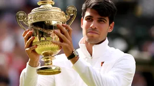 Carlos Alcaraz câștigă primul titlu la Cincinnati, după retragerea lui Jannik Sinner în finală