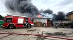 Incendiu de amploare la un depozit din Capitală / A fost emis mesaj RO-Alert