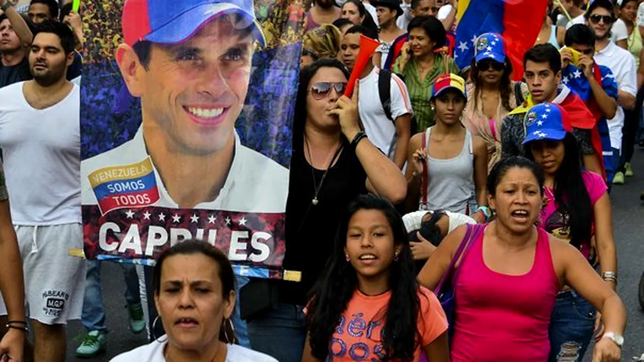 PROTESTE în Venezuela: Cel puţin şapte morţi şi zeci de răniţi. Maduro: Au fost ucişi de hoarde fasciste - GALERIE FOTO