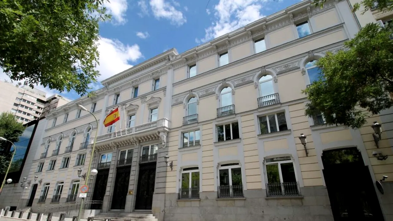 Săptămâna de lucru de 35 de ore a devenit o realitate în Spania: noii beneficiari