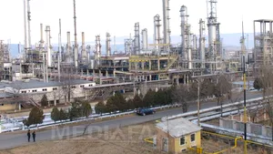 Acţionarii RAFO Oneşti au aprobat vânzarea rafinăriei la fier vechi
