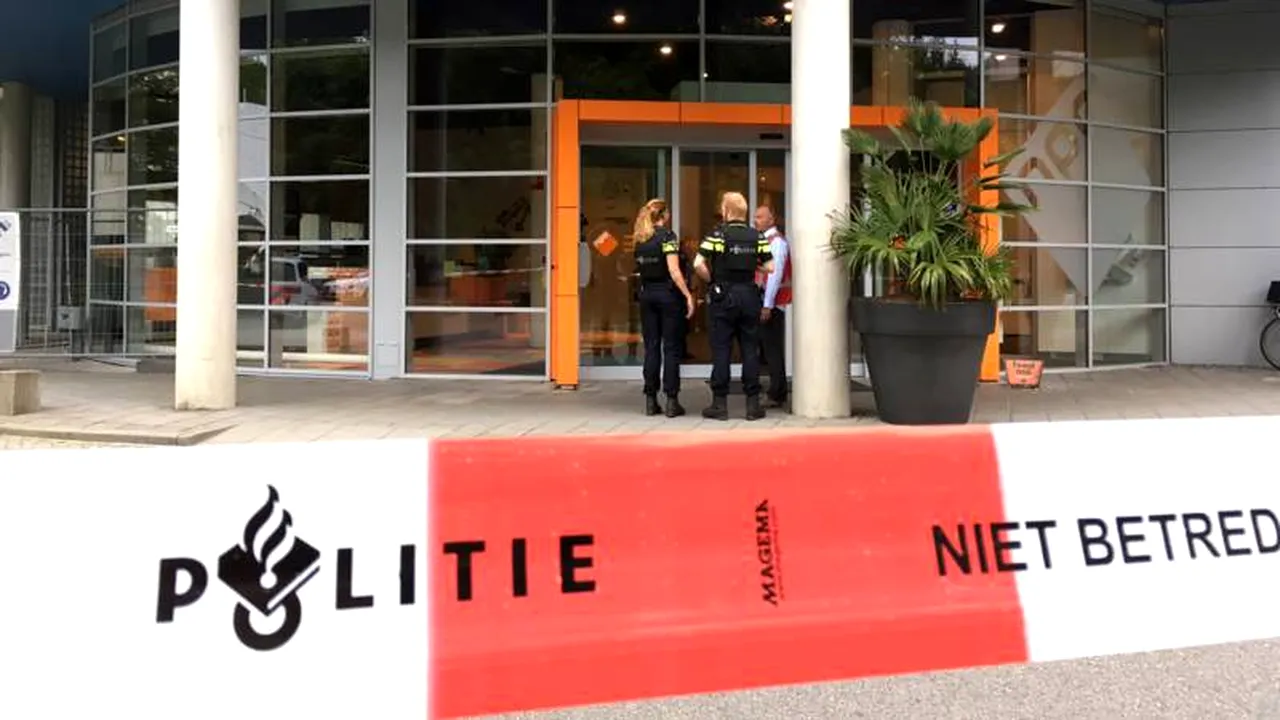 FOTO | Luare de ostatici în clădirea unui post de radio din oraşul olandez Hilversum