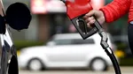 Braşov: O tânără fără permis a furat o mașină, a alimentat fără să plătească și a fugit de poliție