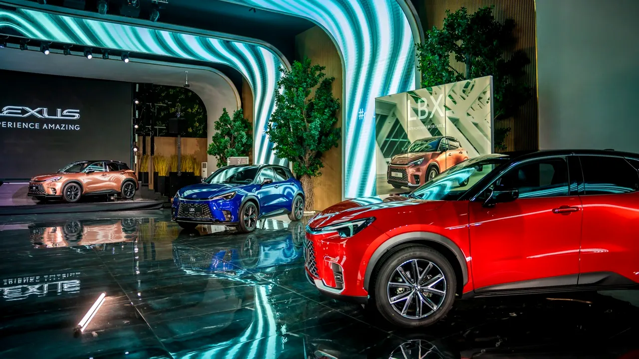 Noul Lexus LBX, un crossover compact revoluţionar, este disponibil în România
