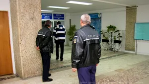 Zeci de angajaţi ai Spitalului Judeţean din Piteşti, audiaţi în dosarul de delapidare