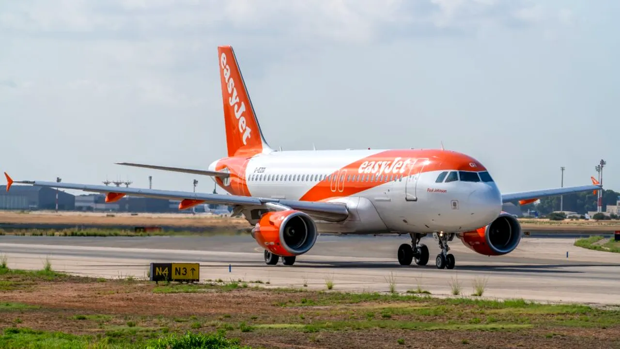 Panică în Italia la bordul unui avion de pasageri: motorul s-a defectat după decolare, aeronava s-a întors de urgență