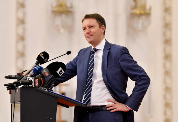POLITIC Test pentru candidatul la premier: de câte ori trebuie întrebat cât e salariul minim până răspunde