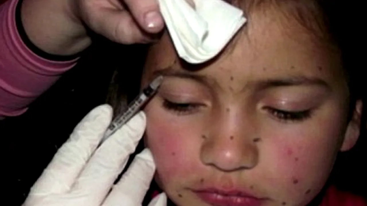 Isteria concursurilor de frumuseţe pentru fetiţe: O mamă din SUA îşi injectează fiica de opt ani cu botox - FOTO, VIDEO