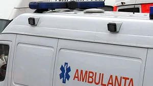 O maşină a SRI a lovit o ambulanţă SMURD (Video)
