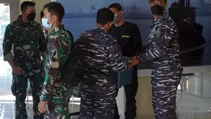 Resturi ale unui submarin militar dispărut, găsite în Indonezia. KRI Nanggala-402 avea la bord 53 de persoane