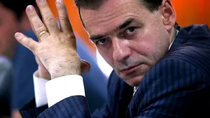 Orban a verificat împreună cu un tehnician sistemul de sonorizare al sălii de şedinţe