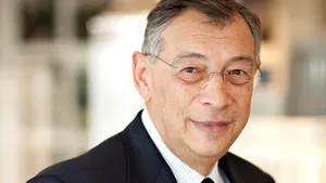 Singurul român care are titlul de Sir. „Am şofer, dar prefer să conduc singur. Ziua mea de lucru se termină undeva între 9 seara şi miezul nopţii”