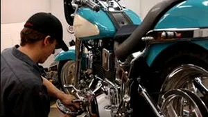 Harley-Davidson închide fabrici şi concediază 1.100 de angajaţi