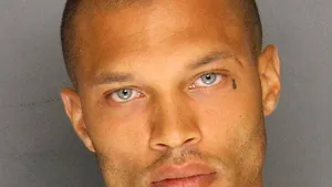 Prizonierul top-model: FOTOGRAFIA care face furori pe internet