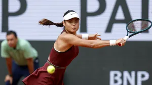 Start catastrofal pentru Emma Răducanu la Roland Garros. A fost eliminată din primul tur