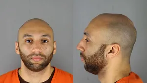 ”Simţi vreo remuşcare?” Unul dintre poliţiştii implicaţi în moartea lui George Floyd, confruntat în supermarket de o femeie