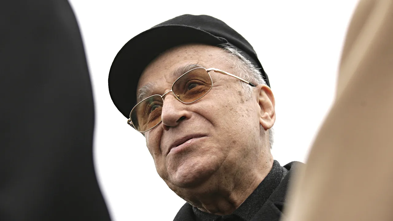 Ion Iliescu vede 