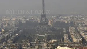 Guvernul de la Paris promite peste 10.000 de locuri suplimentare pentru extracomunitari