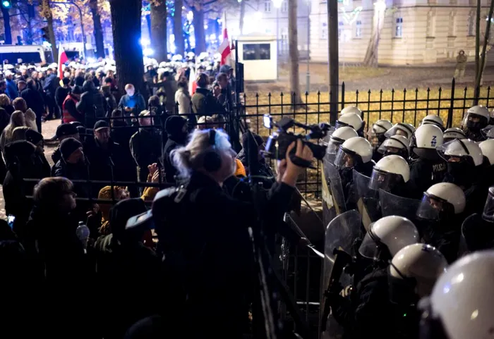 EXTERNE Criza din Polonia explicată. Cum s-a ajuns la haosul de la Varșovia și ce urmează