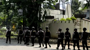 Reţeaua teroristă Stat Islamic revendică atacurile comise în trei biserici din Indonezia
