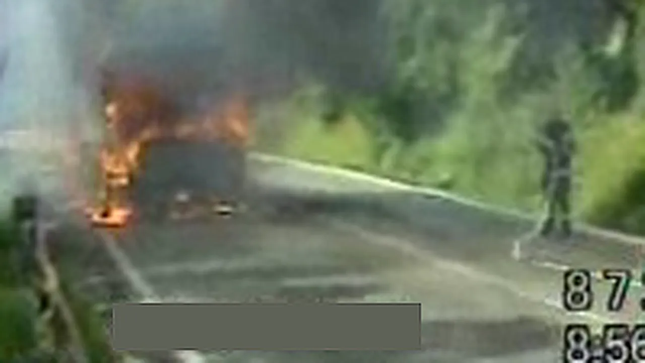 Un autobuz plin cu copii a luat foc la Miercurea Ciuc
