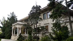 EXCLUSIV: Palatul Primăverii, reşedinţa lui Nicolae Ceauşescu cu robinete din aur, va fi scos la vânzare. Cum arată clădirea - FOTO