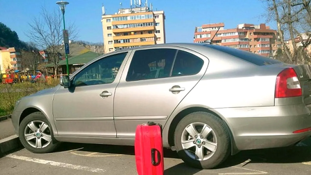 Surpriza poliţiştilor braşoveni pentru o femeie. I-au returnat valiza pe care nici nu ştia că o pierduse