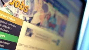 Vrei să te angajezi în străinătate? Cum să nu iei “ţeapă” de la firma de intermediere!