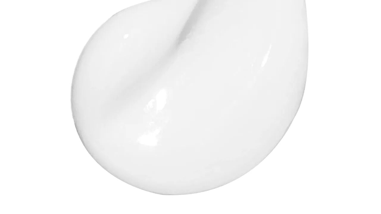 Crema de față hidratantă: Cum să alegi formula potrivită pentru pielea ta (P)