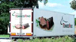 Ce afaceri are în Iaşi Clemens Tonnies, patronul controversatelor abatoare din Germania 
