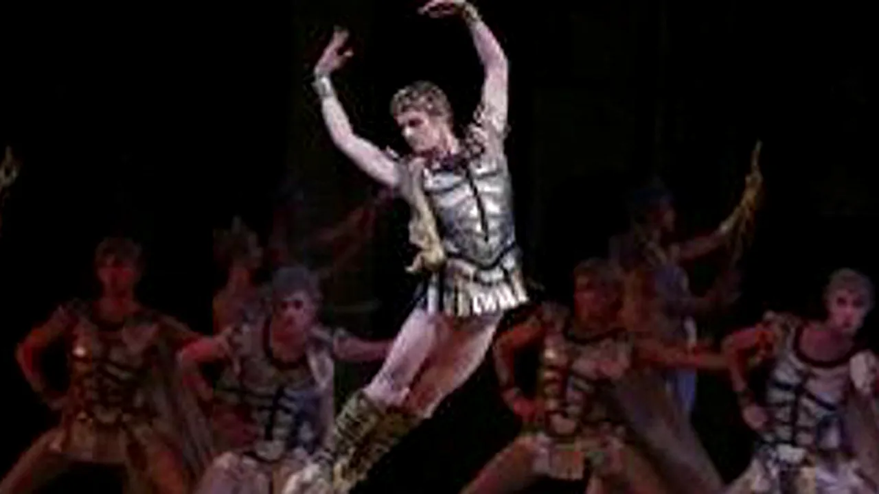 Balerinul Nijinski, interpretat de doi actori, pe scena Teatrului Odeon
