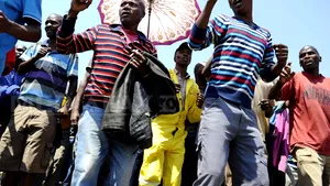 Concedieri în masă în Africa de Sud: O companie minieră a dat afară 12.000 de angajaţi care au participat la greve ilegale
