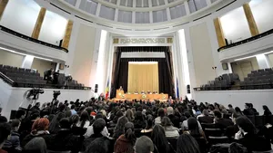 Burse pentru avocatură, acordate studenţilor la drept din anii terminali din Bucureşti, Iaşi şi Cluj