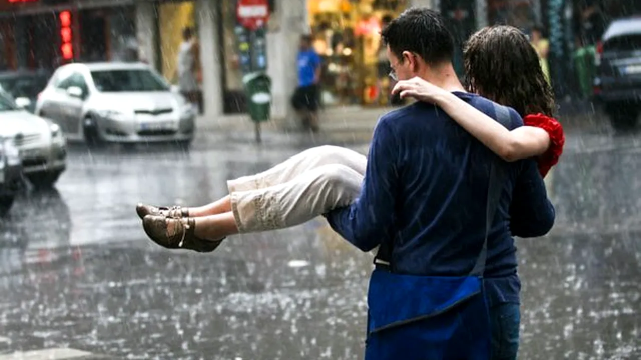 PROGNOZA METEO: Vremea rămâne ploioasă luni şi marţi în jumătate din ţară