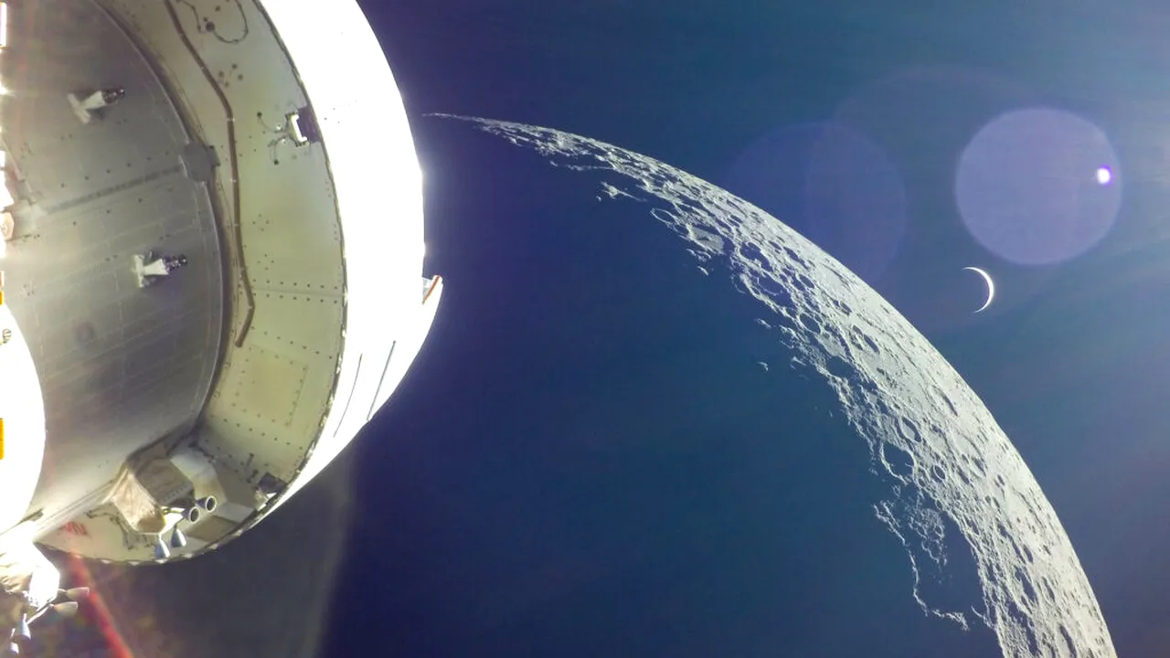 Astronauții din cadrul misiunii Artemis II au părăsit orbita Pământului