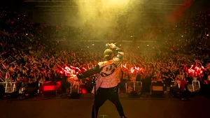 Smiley lansează piesa verii, în premieră, la megaconcertul din 31 mai, de la Sala Polivalentă 