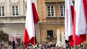 Mii de persoane participă la mitinguri prodemocraţie în Polonia