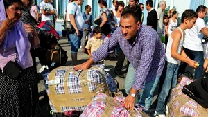 Daily Mail: Romii repatriaţi intenţionează să plece înapoi în Franţa cu prima ocazie