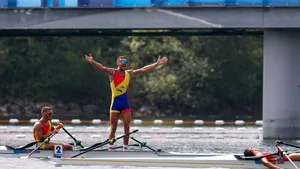 Olimpicii României la canotaj, acțiune de strângere de ajutoare pentru sinistrații din Broșteni