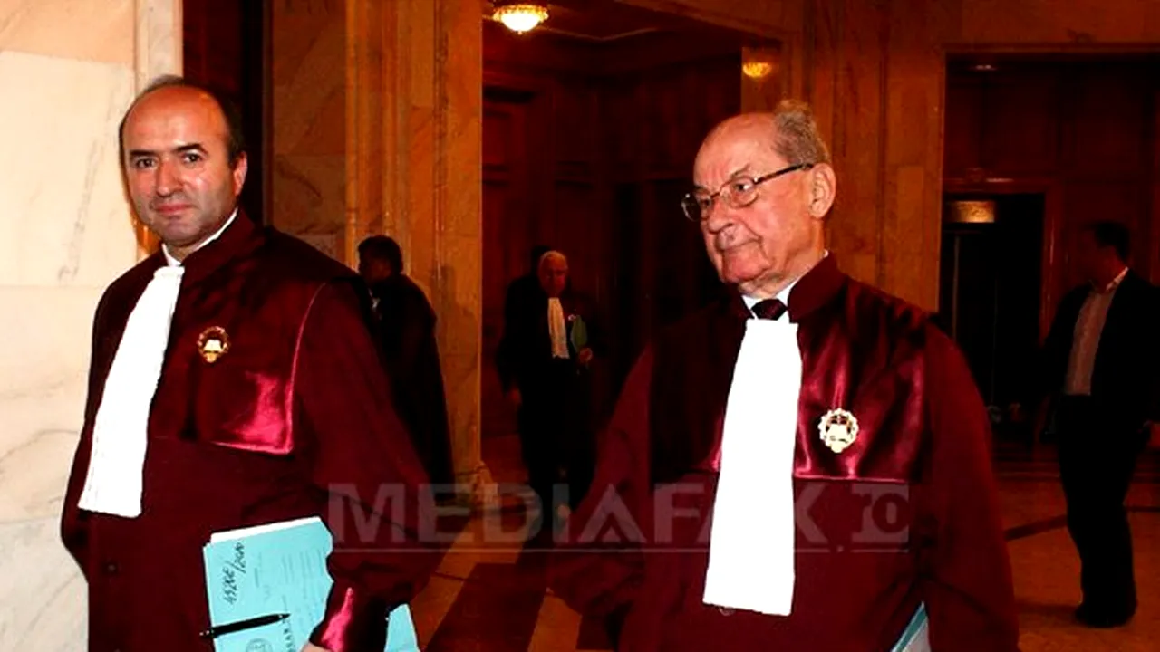 Judecătorii CC Predescu, Gaspar, Toader: Referendumul trebuia validat. Nu am fost consultaţi la erată