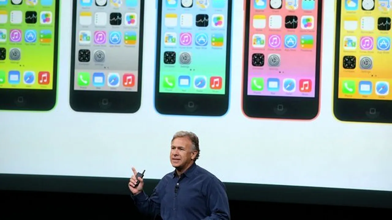 IPHONE 5S şi IPHONE 5C, noile smartphone-uri Apple. Cât costă şi ce dotări au cele două modele - FOTO