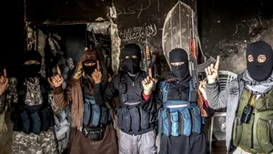 O femeie de naţionalitate franco-tunisiană, răpită în Yemen, cere ajutor pentru eliberare într-o înregistrare video - FOTO