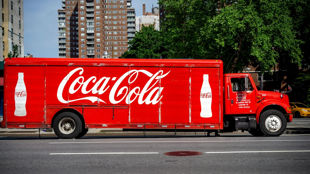 Vânzările globale ale Coca-Cola scad cu 9% din cauza crizei