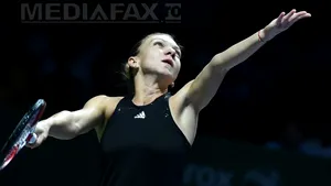 FR Nataţie a obţinut 11.000 de euro pentru meciul caritabil cu Simona Halep şi Ilie Năstase