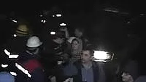 Echipele de salvatori nu au reuşit încă să-l scoată pe bărbatul blocat în mina Ilba