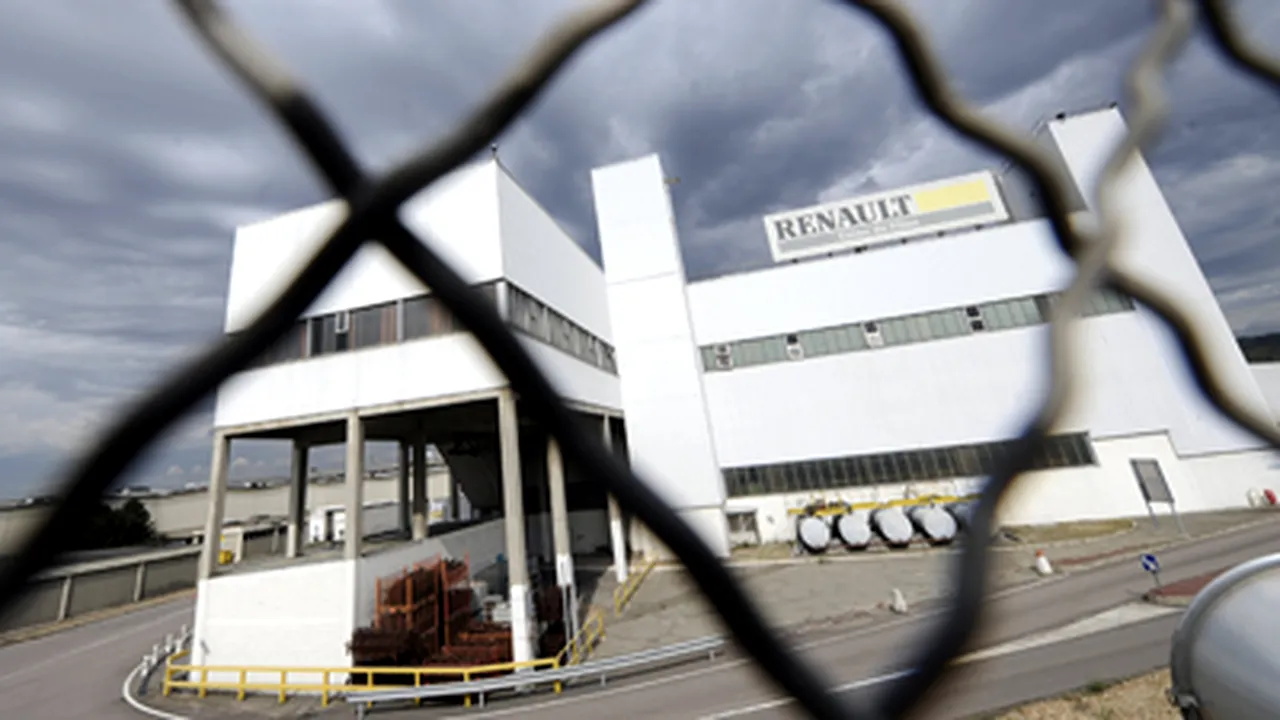Renault va închide aproape toate fabricile din Franţa, pentru câteva săptămâni