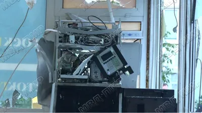 SOCIAL Lovitură ca în filme în Transnistria. Un bancomat a fost aruncat în aer, iar suspecții au fugit cu banii