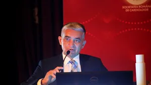 Sora primarului Vlad Oprea l-a agresat pe unul dintre poliţiştii prezenţi la percheziţii - surse
