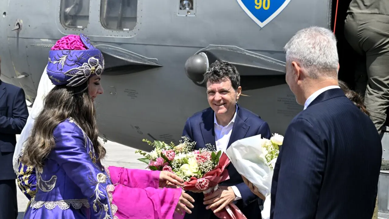 Nicușor Dan a ajuns la Summitul NATO de la Ankara, la bordul unui Spartan. Președintele României, alături de Mirabela Grădinaru, întâmpinați de ministrul Comerțului din Turcia