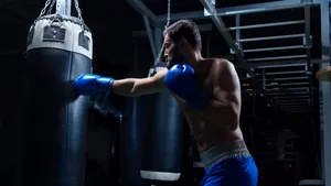 Cum să practici sporturi de contact în siguranţă? Sfaturi şi produse recomandate